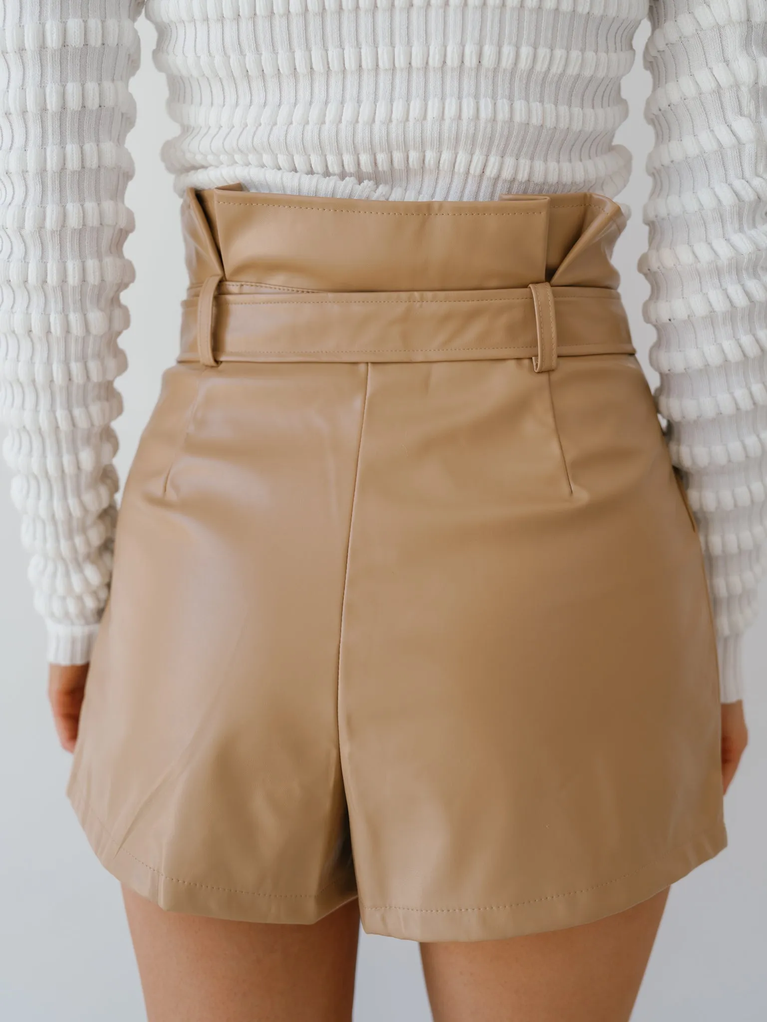 Amari Shorts - Latte