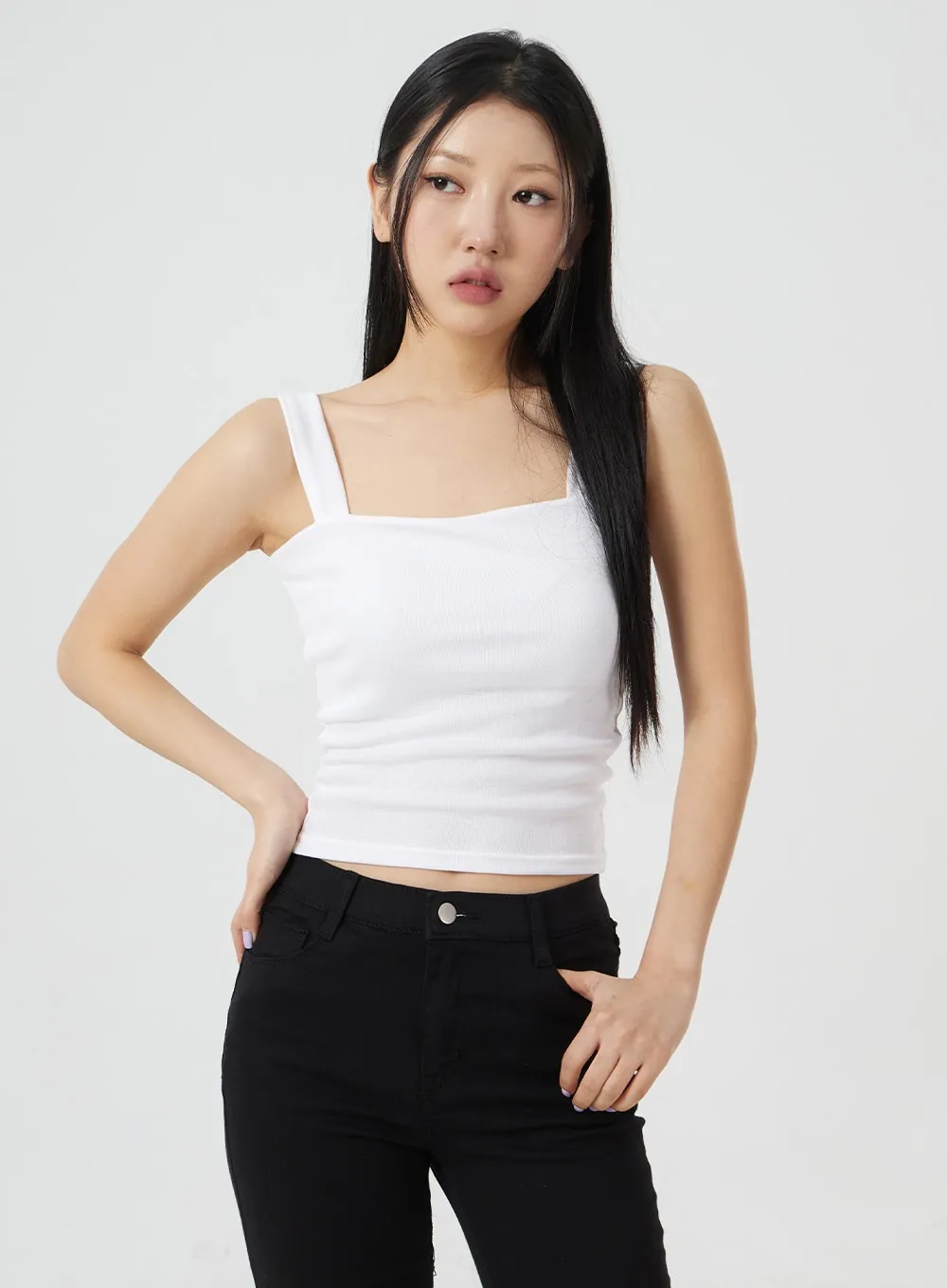 Square Neck Sleeveless Tee BM304