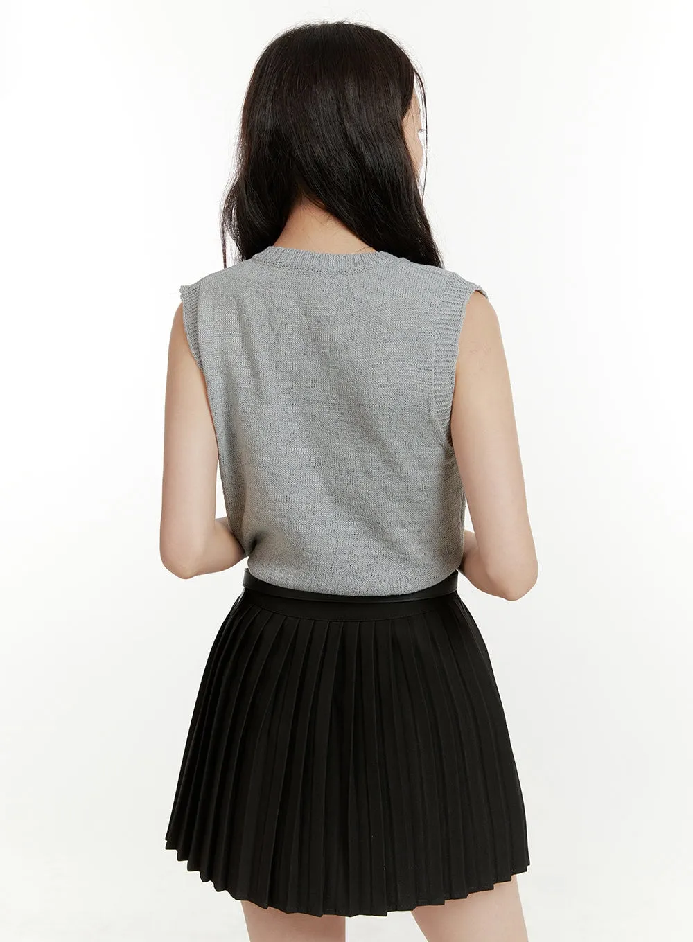 V-Neck Sleeveless Knit Top OU418