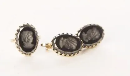 Vintage Jewelry Set of Cameo Intaglio Black Golden Clip on Earring and Ring